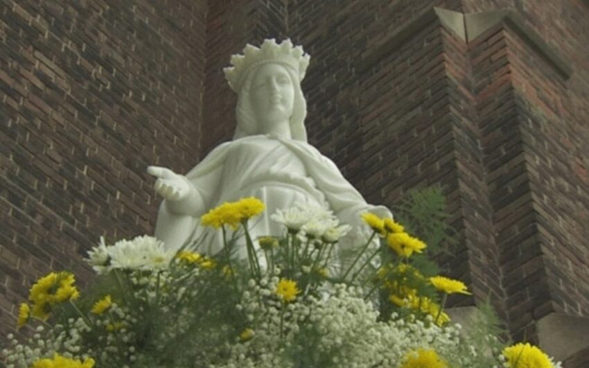  مجسمه بی سر کلیسای تورنتو با مجسمه ای جدید جایگزین شد
